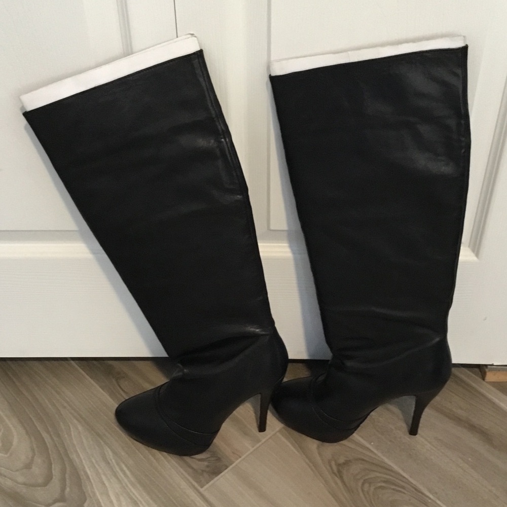 L.A.M.B leather size 8 Boots